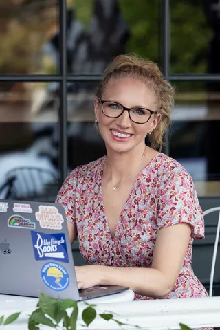 Write Now With Rebecca Danzenbaker